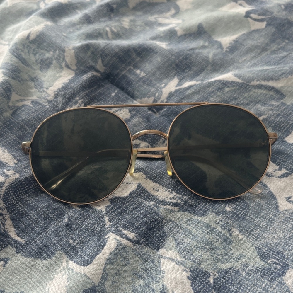Stylish Gold Aviator Sunglasses